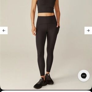 Beyond Yoga POWERBEYOND™ Strive Pocket Midi Legging - M MEDIUM Black NWT